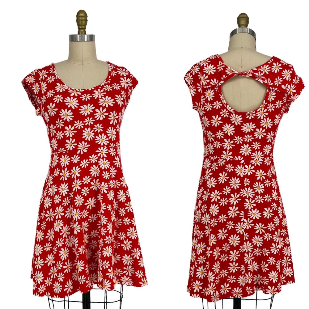 Joe B Daisy Print Mini Skater Dress Open Back w/ Twist Detail Red size Small